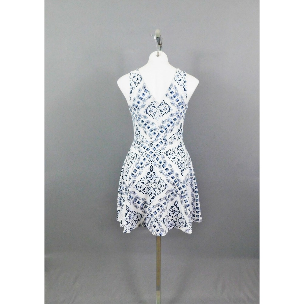 Prince & Fox Women's Dress, Size M, White/Blue, 93% Polyester, 7% Spandex - Picture 3 of 5